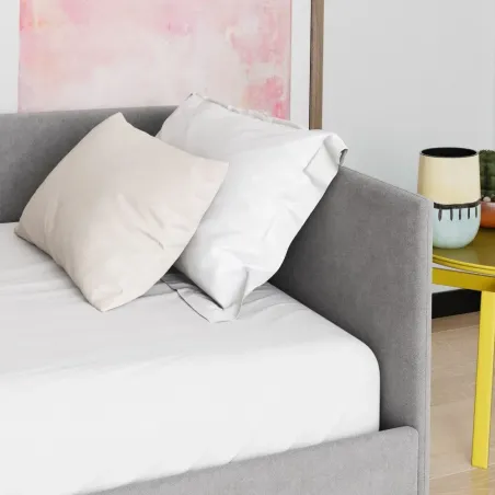 Lova Stela, kairinė Lova Stela, kairinė